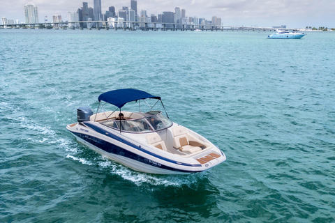 Miami: Private Star island, Miami Skyline & Miami River Tour