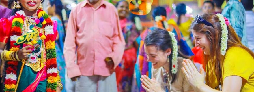 Visite dévotionnelle de Madurai Meenakshi Amman avec maquillage pour enfants