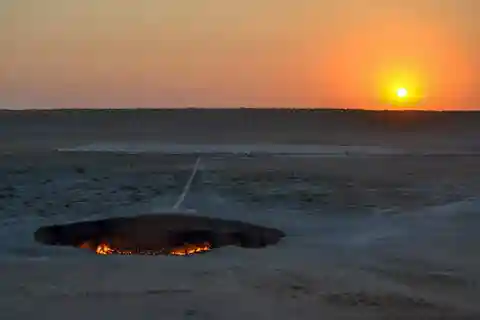 From Ashgabat: Cas Crater 2-Day Guided Tour