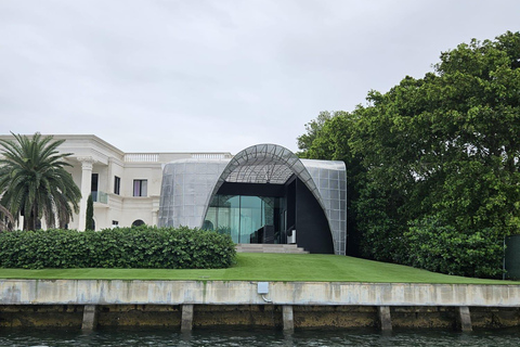 Miami: Private Tailored Sightseeing Boat Tour 1 hour Package w/o Gas & Marina Fees $70 due at Check-in