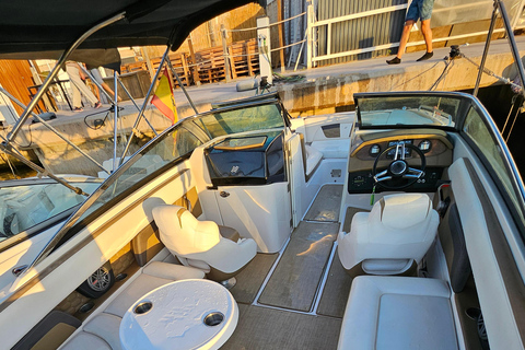 Torrevieja: Multi-adventure experience with yacht, stand-up paddleboarding, snorkeling, and photography Torrevieja: Charlie's Angels Multi-Adventure Experience