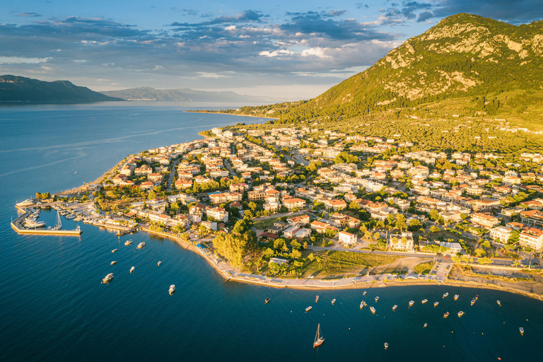 Athènes : excursion d&#039;une journée en bateau avec baignade et piscine thermaleAthènes : excursion d&#039;une journée en bateau vers les îles avec baignade