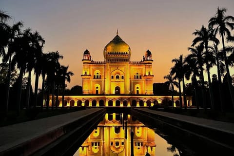 Delhi by Night: Private 3-Hour Luxury Tour
