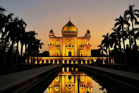 Delhi by Night: Private 3-Hour Luxury Car Tour Tour with a Guide Service Only