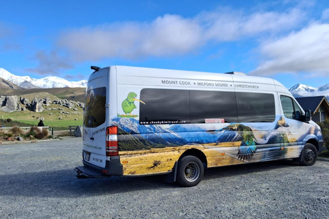 Christchurch: Waimakariri River Train & Castle Hill Day Tour