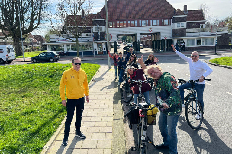 Amsterdam: Dutch Countryside E-Bike with Cheese & Clogs