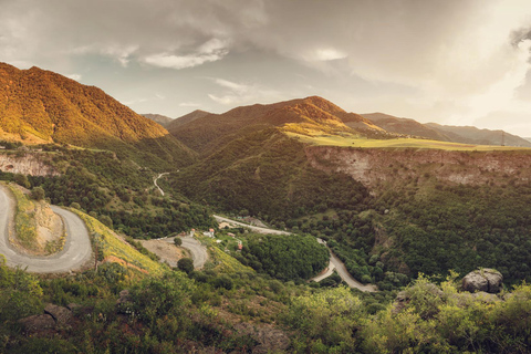 From Tbilisi: Guided Transfer to Yerevan & Monastery Visits From Tbilisi: Guided Transfer to Yerevan & Monastery Visits