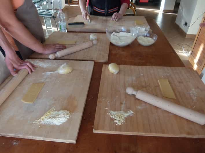 Testaccio:Home Cooking Cacio e Pepe, Amatriciana, Carbonara | GetYourGuide