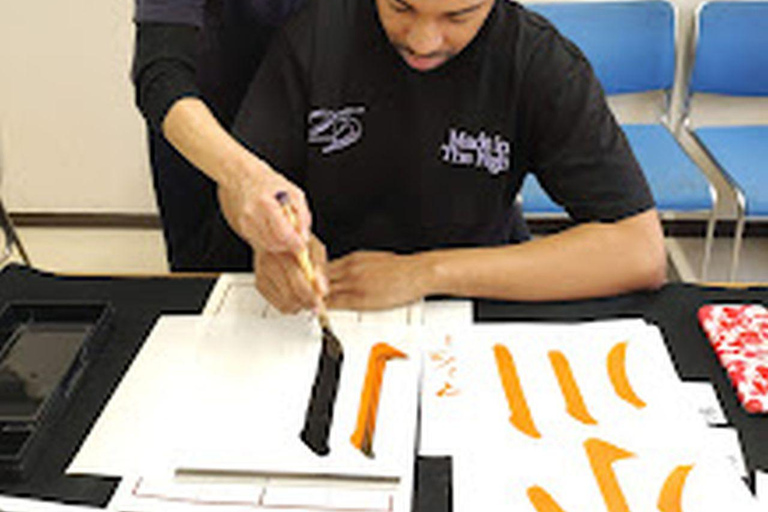 Tokyo: Private Japanese Calligraphy Class with Souvenir