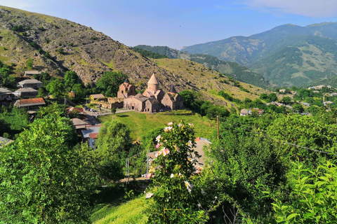 Al Lago Sevan, Monaterios Medievales Haghartsin, Goshavank