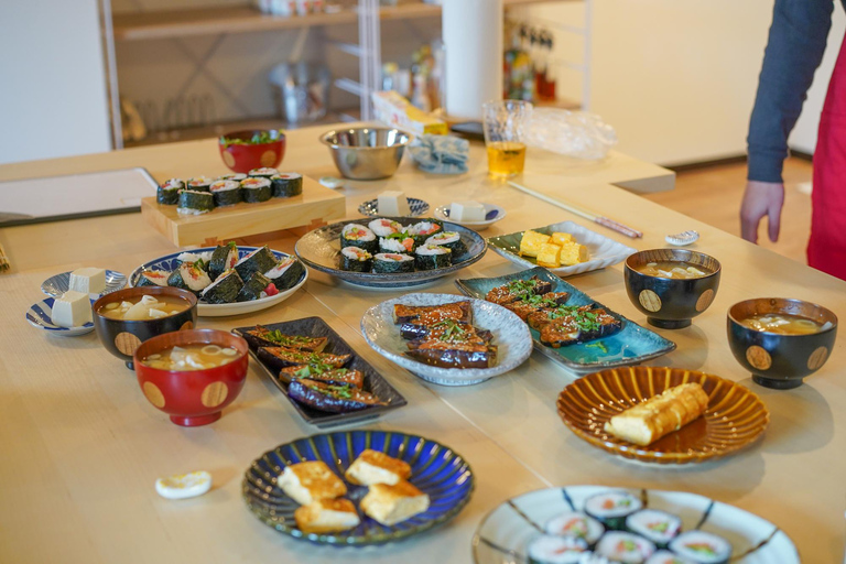 Tokyo : Cours de cuisine de sushi avec dégustation de saké