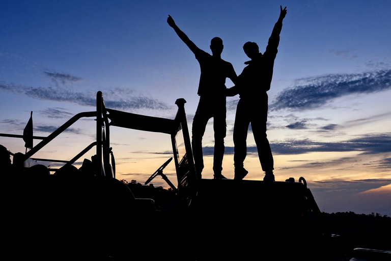 Yogyakarta: Merapi Sunrise Jeep Tour i Jomblang Cave Tour