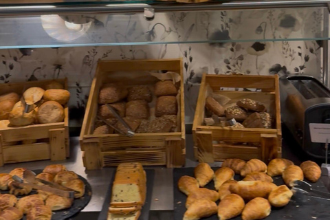 Düsseldorf: Massage, Breakfast, and Spa Access for Two