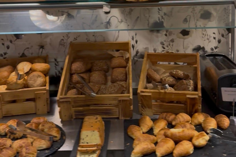 Düsseldorf: Massage, Breakfast, and Spa Access for Two