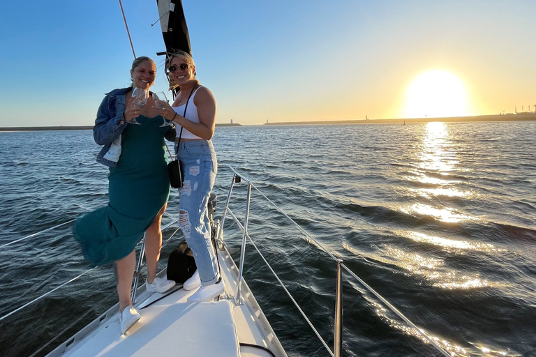 Porto: Charming Sailboat Cruise Sunset