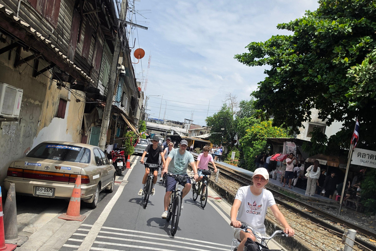 Bangkok: Hidden Gems Bike Tour to Street Food