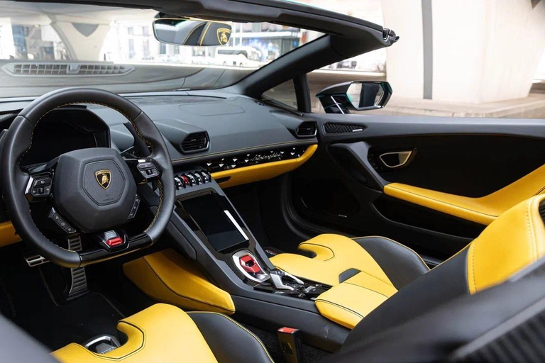 Experience Dubai in a Lamborghini