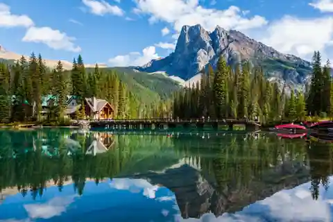 Private Tour: Banff, Moraine Lake, Lake Louise & Beyond