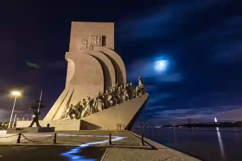 Lizbona: Fado Show, kolacja i zwiedzanie miasta z lokalnym przewodnikiem