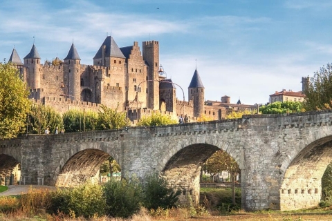Ściany, które mówią: przewodnik po starożytnej bazylice Carcassonne