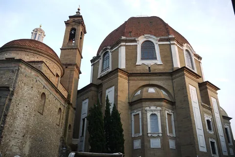 Die Orte der Familie Medici: der Palast und die Kapellen