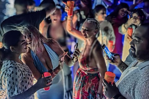 Dubai Marina Luxury Yacht Party with BBQ, Open Bar & Live DJ