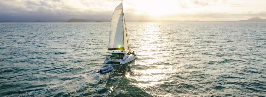 Yeppoon : croisière au coucher du soleil avec plateau de fromages et champagne