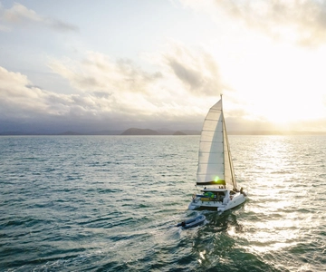 Îles Keppel : Croisière au coucher du soleil avec plateau de fromages et champagne
