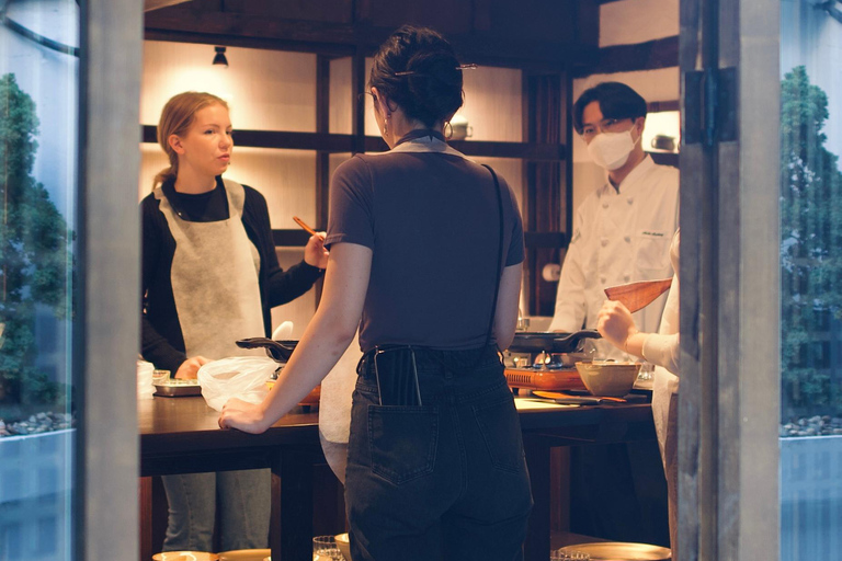 Clase de cocina Royal Seoul en un hanok centenarioClase de cocina real de Seúl en una casa tradicional hanok de 100 años de antigüedad