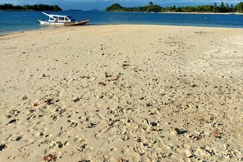From Lombok: Gili Islands Snorkeling Tour with Hotel Pickup