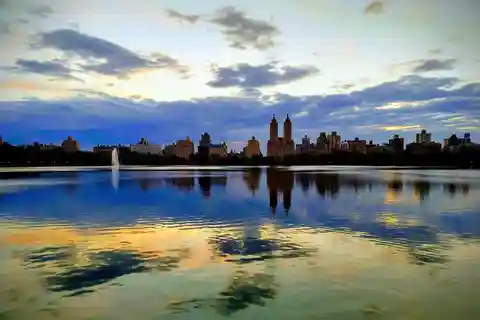 Carnegie Hill: 5th & Park Film and Fiction Walking Tour