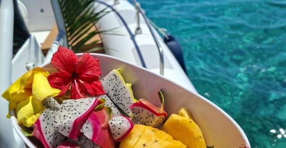 Tahiti Half-Day Chilling Boat Excursion and Snorkeling