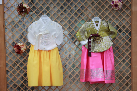Seoul: K-Drama Hanbok Rental Near Changdeokgung Palace