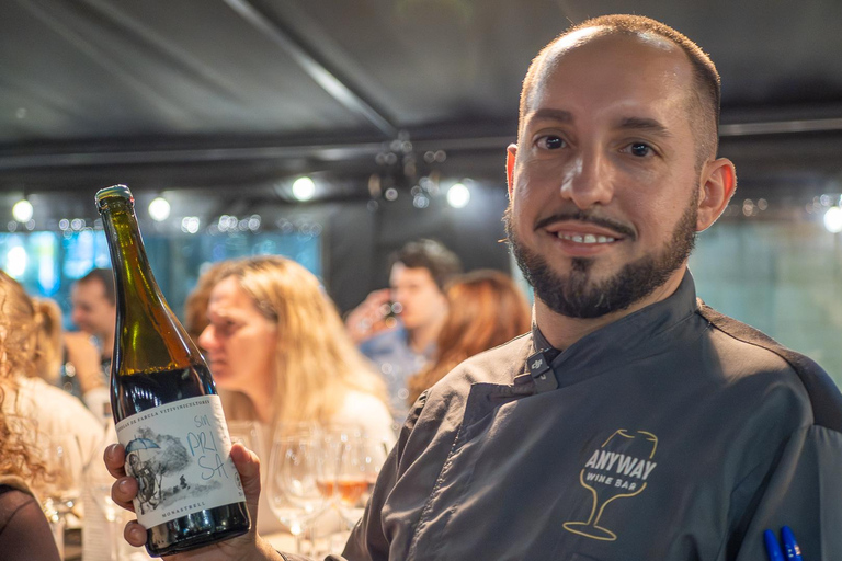 Málaga: Tasting of 6 Malaga Wines with Pairings at the Port of Málaga Málaga: Tasting of 6 Malaga wines with pairings at the Port of Málaga