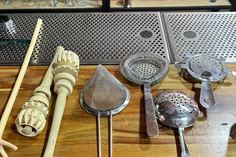 Bogota: Cocktail-Making Class at Instituto del Cóctel