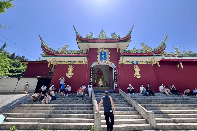 Chengdu Hiking in Yunhua Mountain Landscape & Secret Temple