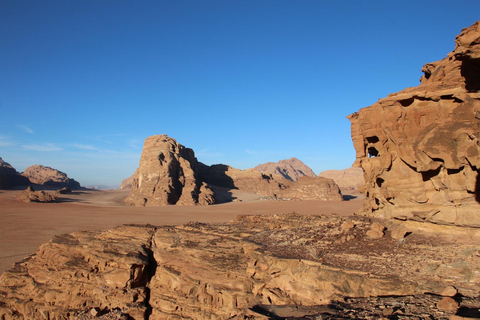 Wadi Rum: Full-day Jeep tour lunch and sunset Wadi Rum: 4x4 Desert Tour with Bedouin Lunch & Tea