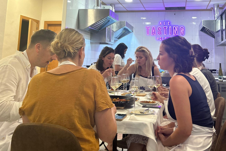 Aula de culinária de paella em Alicante, tapas, bebidas e mercado