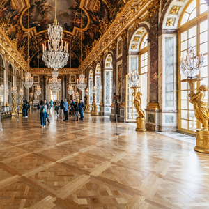 From Paris: Versailles Palace Guided Tour & Gardens Access