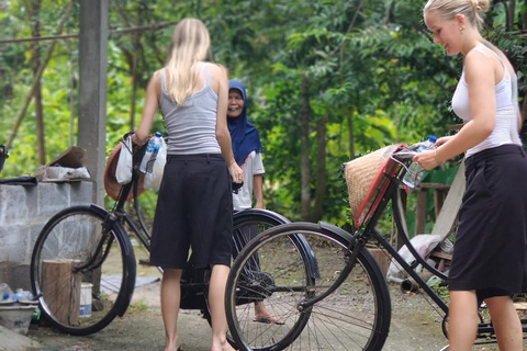 Yogyakarta: Guided Cycling Tour Authentic Javanese Village