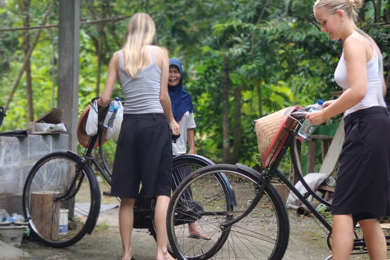 Yogyakarta: Guided Cycling Tour Authentic Javanese Village