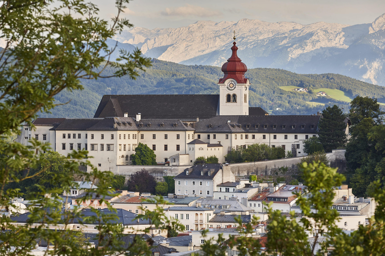 Salzburg: Guided Walking Tour with Mirabell Gardens