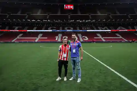Visita ao estádio do Atlético de Madrid e pontapé de saída de honra
