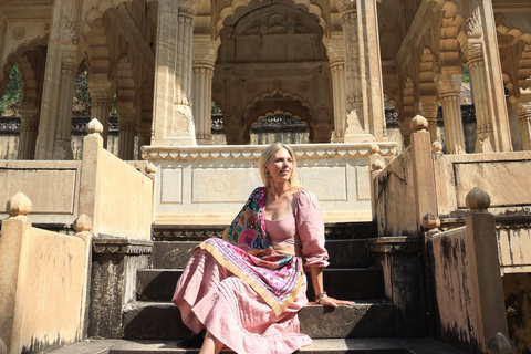 Jaipur: Private Mobile Photoshoot at Gaitore Cenotaphs