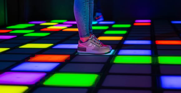 Maribor: WOOP! Pixel Interaktives Spielerlebnis Maribor: WOOP! Pixel Interaktives Spielerlebnis