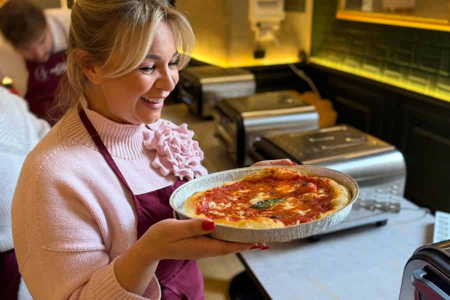 Neapel: Pizza- und Tiramisu-Kochkurs – Kochen wie die Einheimischen. Foto: GetYourGuide Neapel: Pizza- und Tiramisu-Kochkurs – Kochen wie die Einheimischen. Foto: GetYourGuide