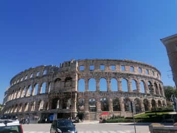 Istria in One Day: Private Tour with Wine & Oil Tasting
