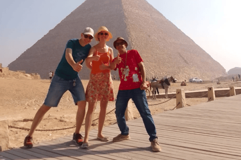 Cairo: Pyramids, Egyptian Museum and Bazar All Fees Included