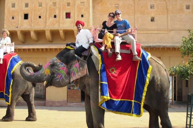 From New Delhi: Jaipur Guided City Tour with Hotel Pickup From Delhi: Tour with Entrance Fees With Lunch
