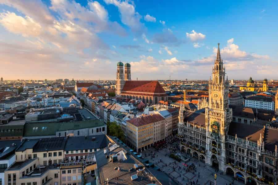 Von München: Individuelle private Tour mit Fahrzeug und Guide